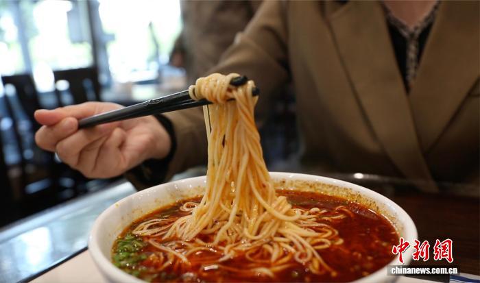 兰州牛肉拉面产业迈入千亿级 门店超8万家